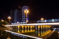 天橋照明亮化工程設(shè)計(jì)，點(diǎn)綴城市夜景燈光