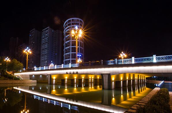 天橋照明亮化工程設(shè)計(jì)，點(diǎn)綴城市夜景燈光